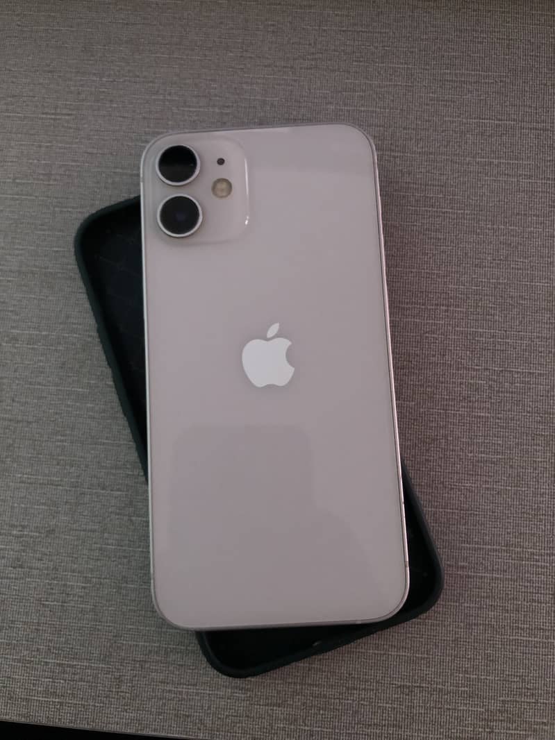 Apple iPhone 12 mini 0