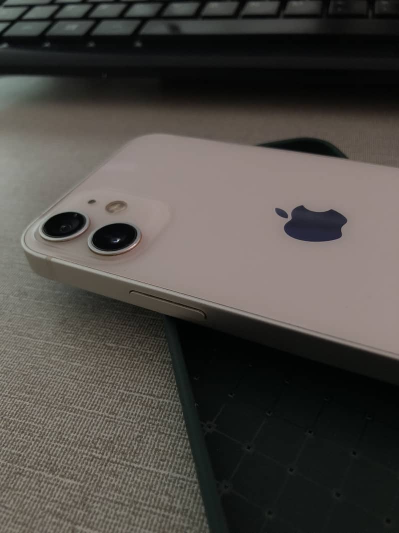 Apple iPhone 12 mini 4