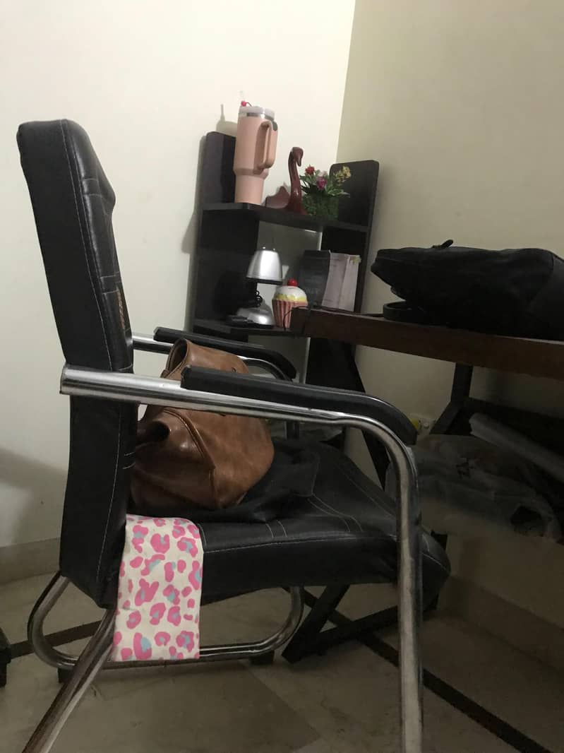 STUDY TABLE WITH CHAIR 3