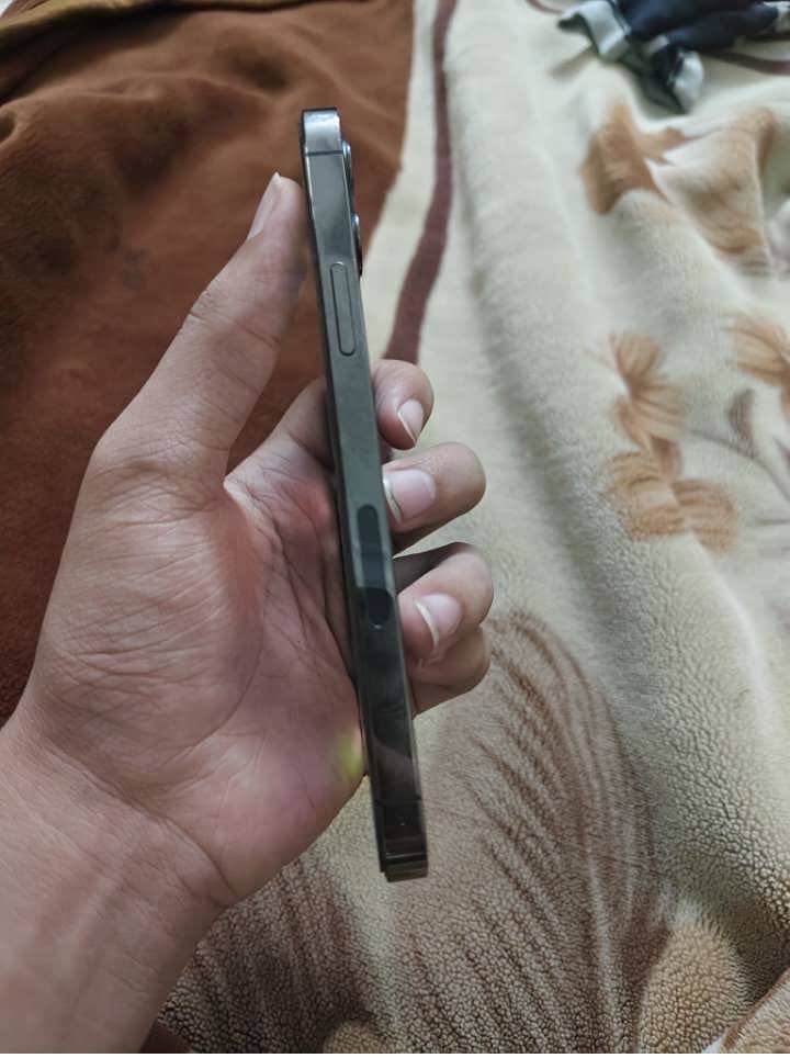Apple iPhone 12 Pro 3