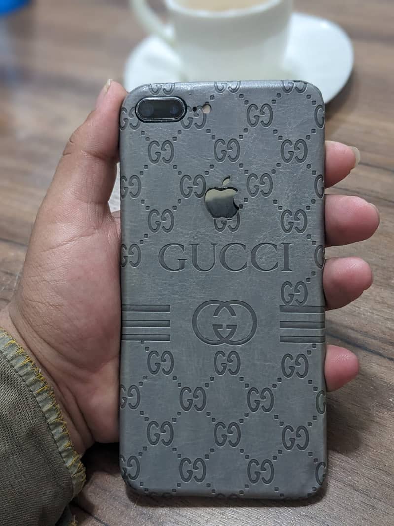 Apple iPhone 8 Plus 0