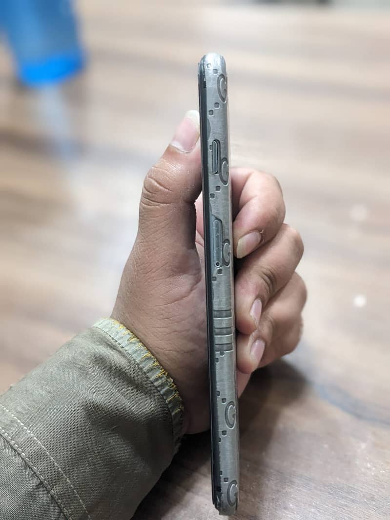 Apple iPhone 8 Plus 3