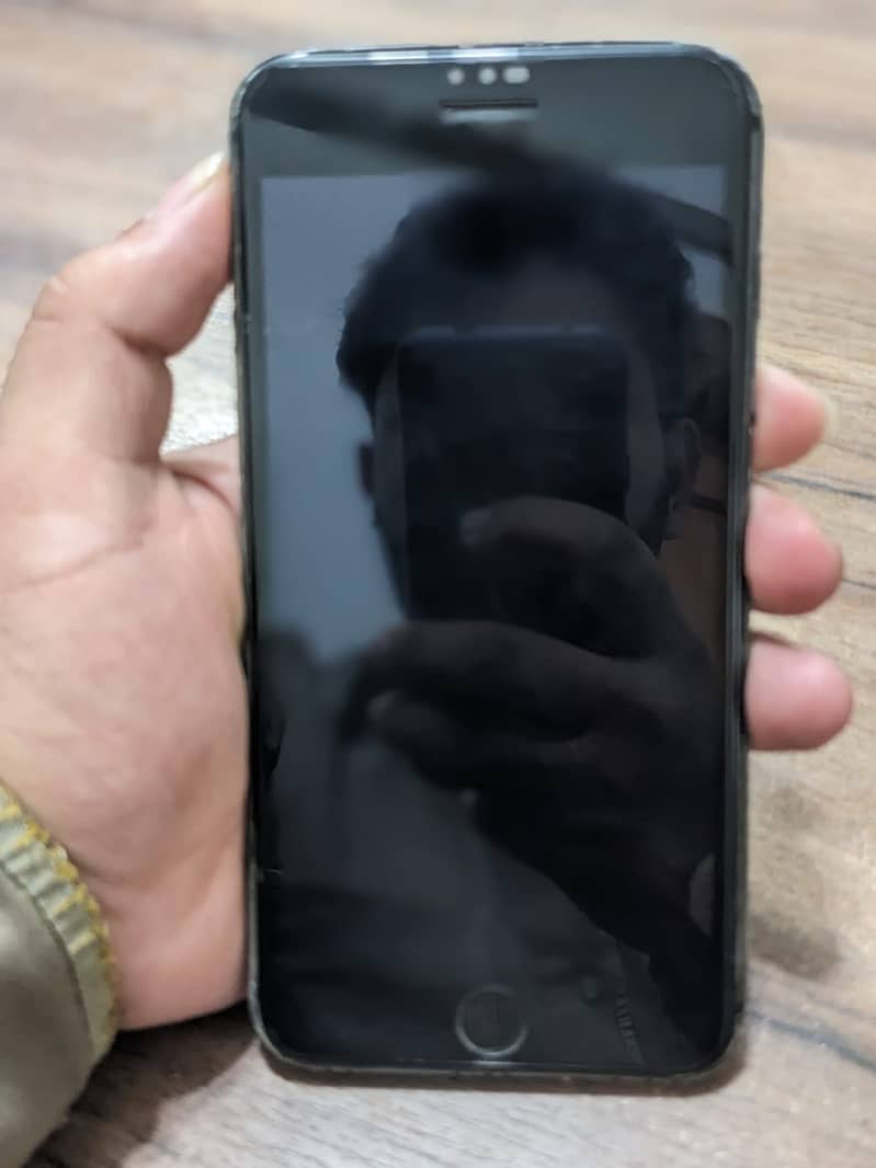 Apple iPhone 8 Plus 5