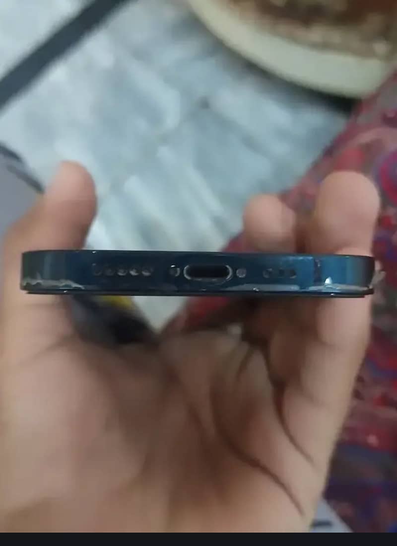 Apple iPhone 13 0