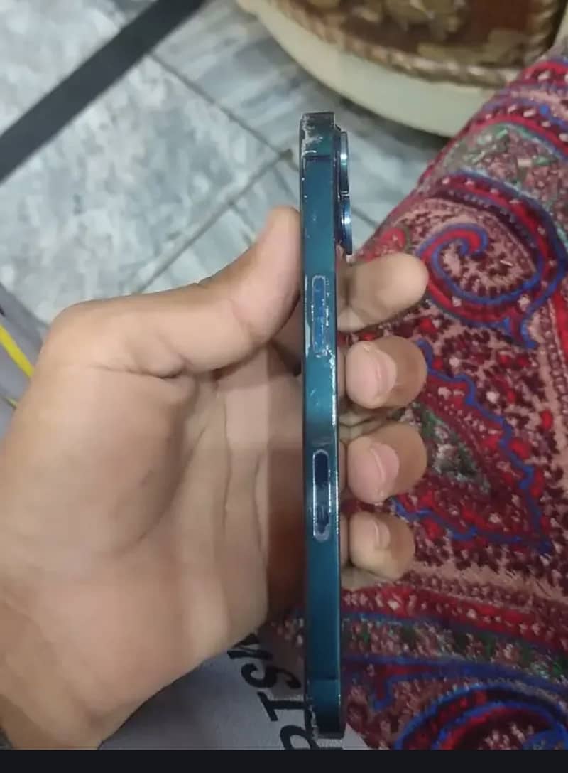 Apple iPhone 13 3