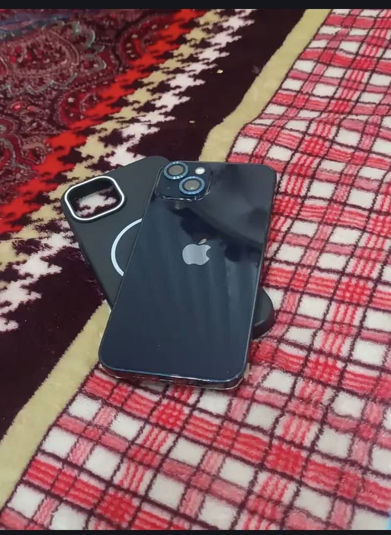 Apple iPhone 13 4