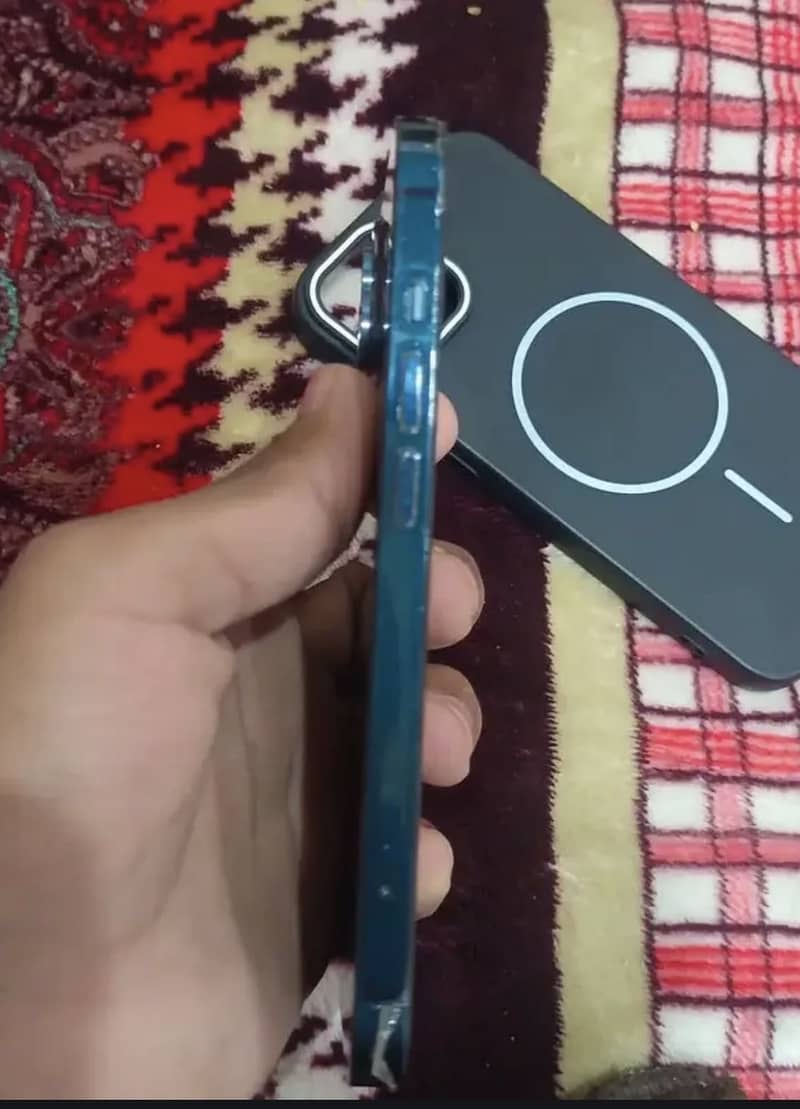 Apple iPhone 13 6