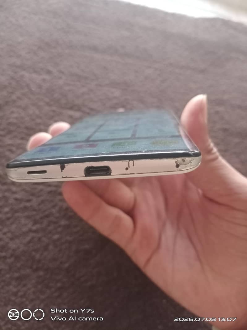 Sharp Aquos Zero 2 5