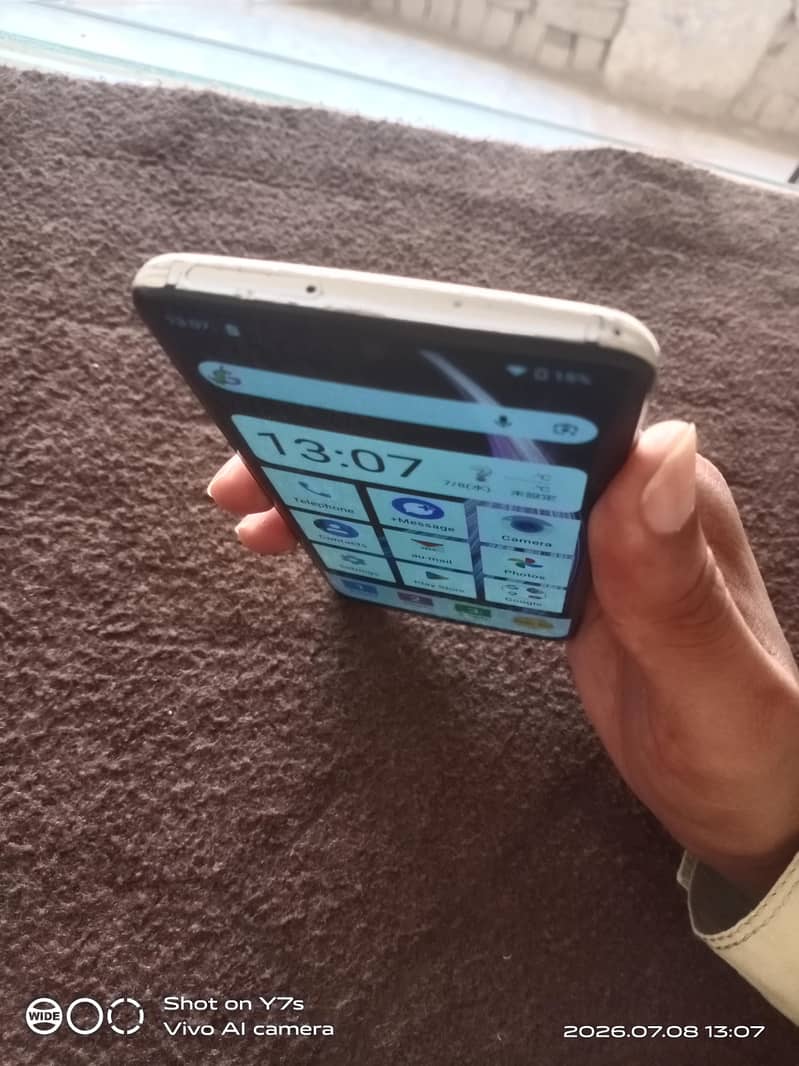 Sharp Aquos Zero 2 6