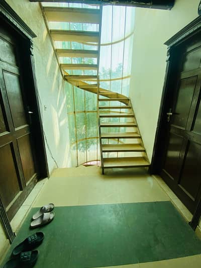 1st Floor Studio In D-17 Market , Park Face , Cda Approved