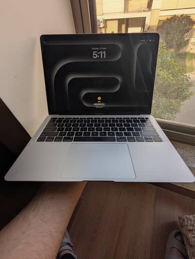 Apple MacBook Air 2019 (Retina Display) – Excellent Condition