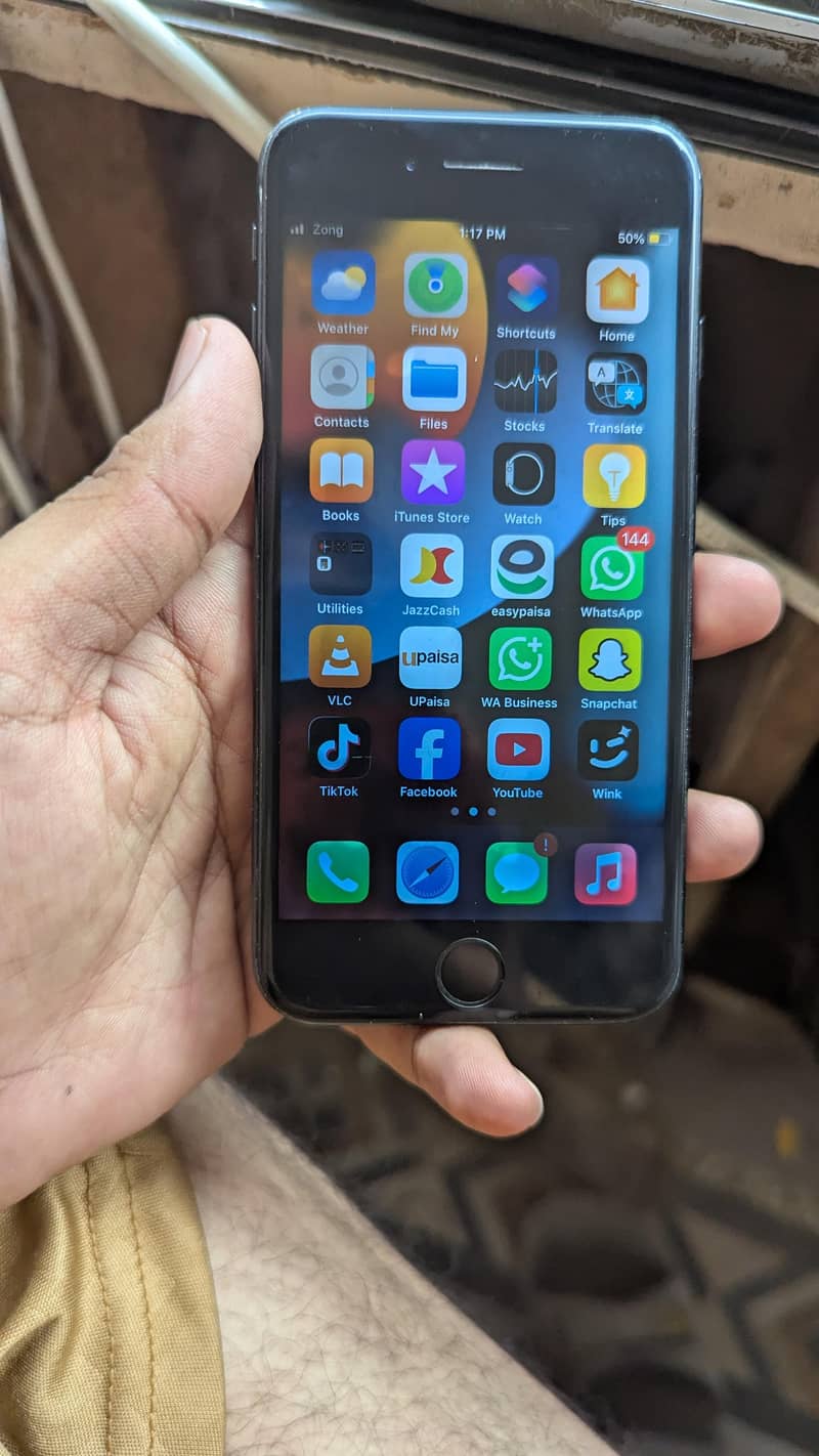 Apple iPhone 7 1