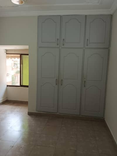 G-11/4 FGEHA E-Type First Floor Flat For Sale