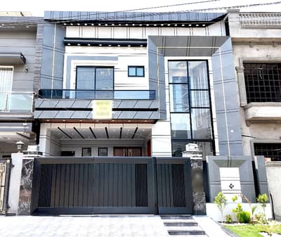 Fair-Priced Prime Location 10 Marla House Available In LDA Avenue - Block J