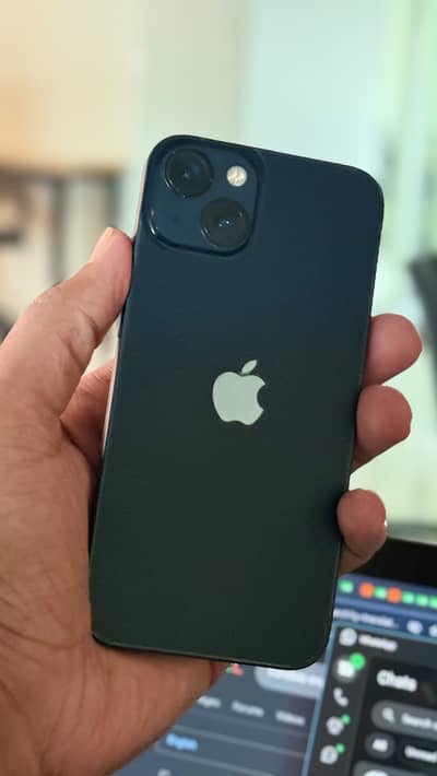 Apple iPhone 13