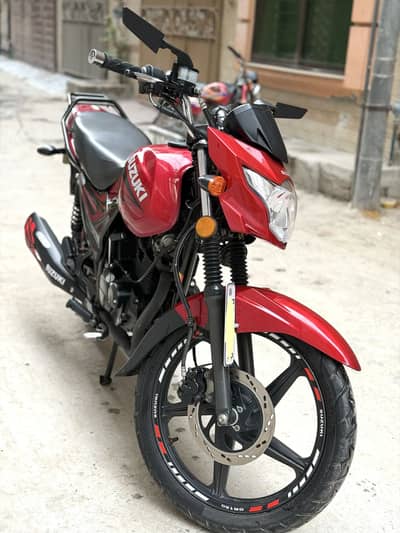 Suzuki gr 150 red