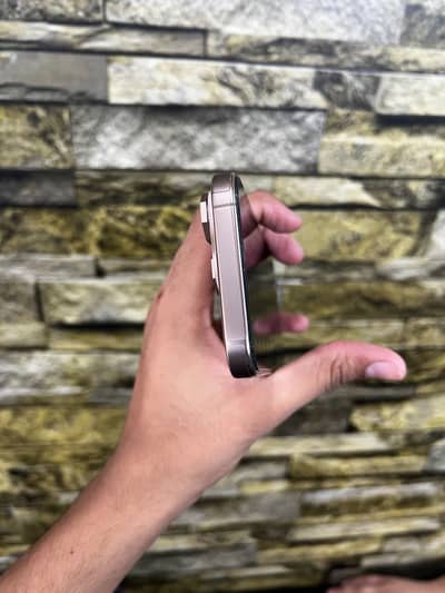 Apple iPhone 16 Pro