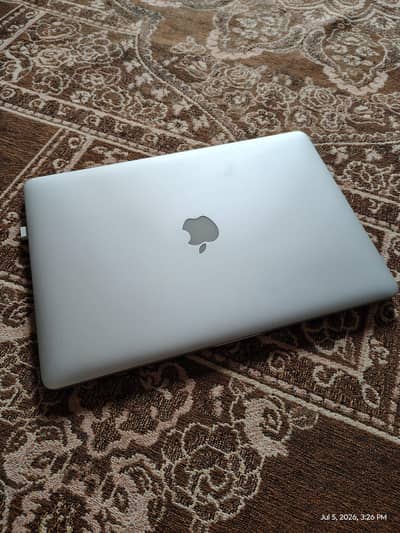 MacBook pro 15 inch mid 2012