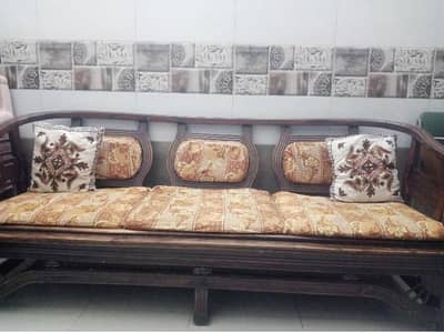 Sofa set in pure wood