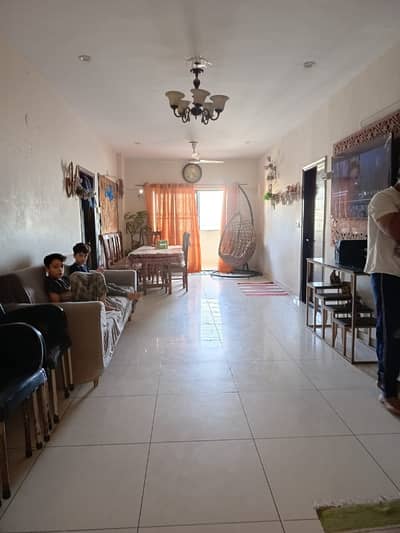 A Prime Location 1750 Square Feet Flat Located In Gulistan-E-Jauhar - Block 3-A Is Available For Sale