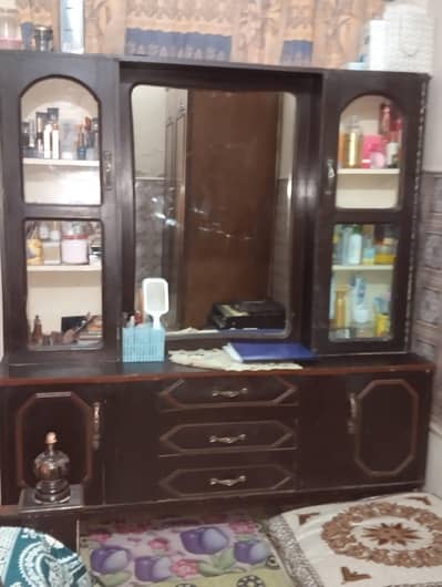 Dressing table