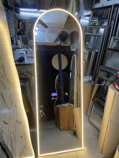 Standing mirror for light