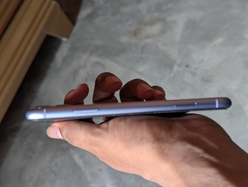 Apple iPhone 11 5