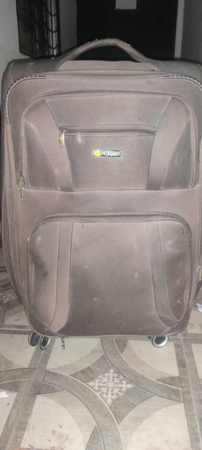 Used XL Size Suitcase Trolly Bag Premium Quality