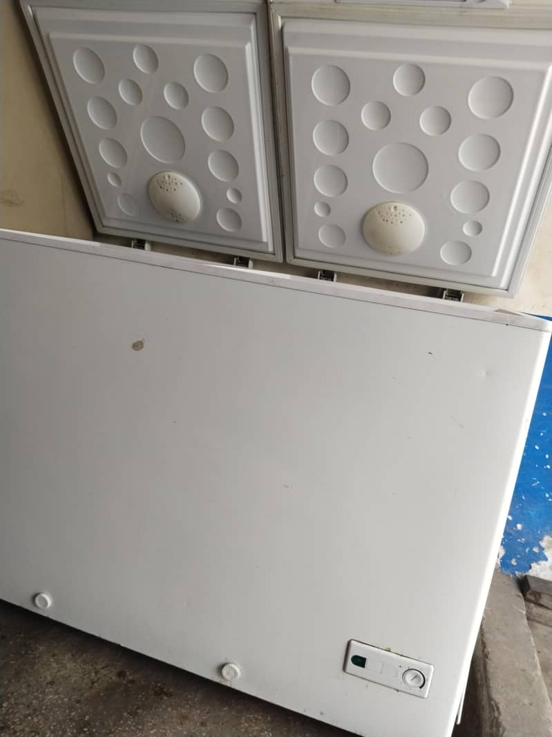 Refrigerator 1