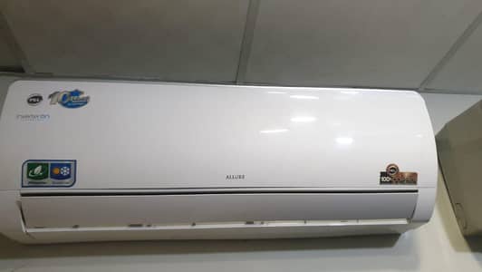 AC 1.5 pel inverter good condition 10/10