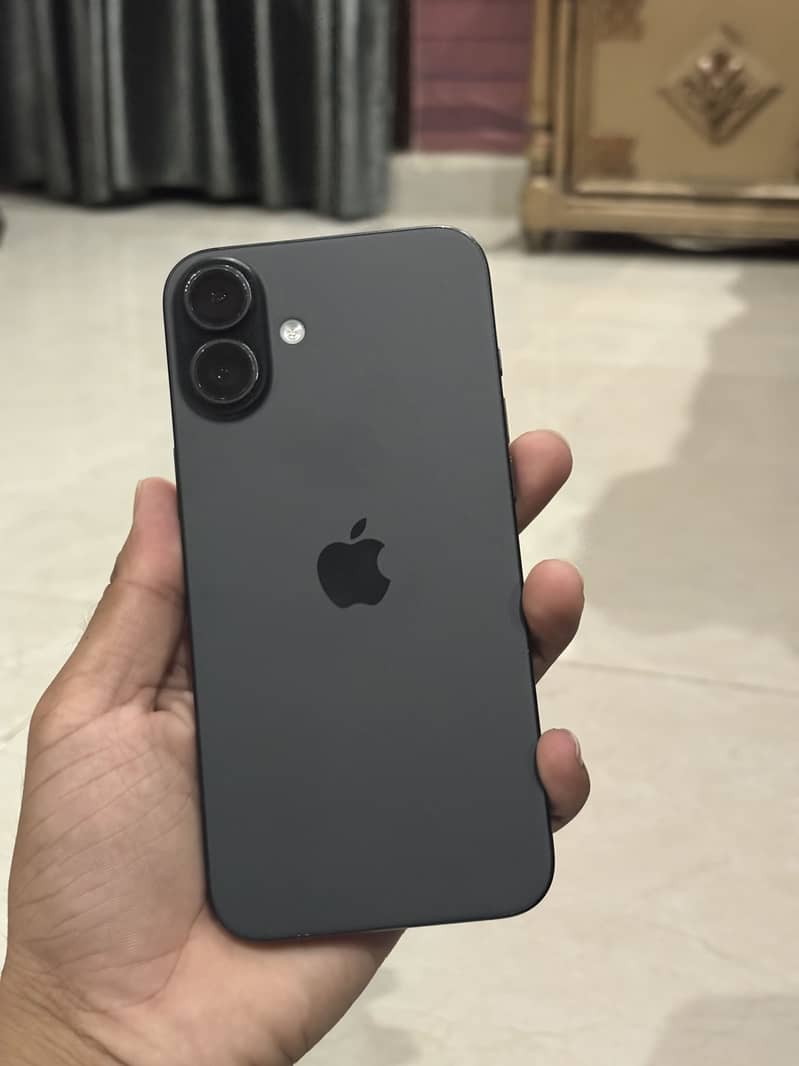 Apple iPhone 16 Plus 0