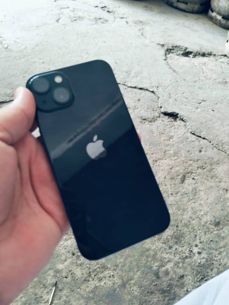 Apple iPhone 13 0