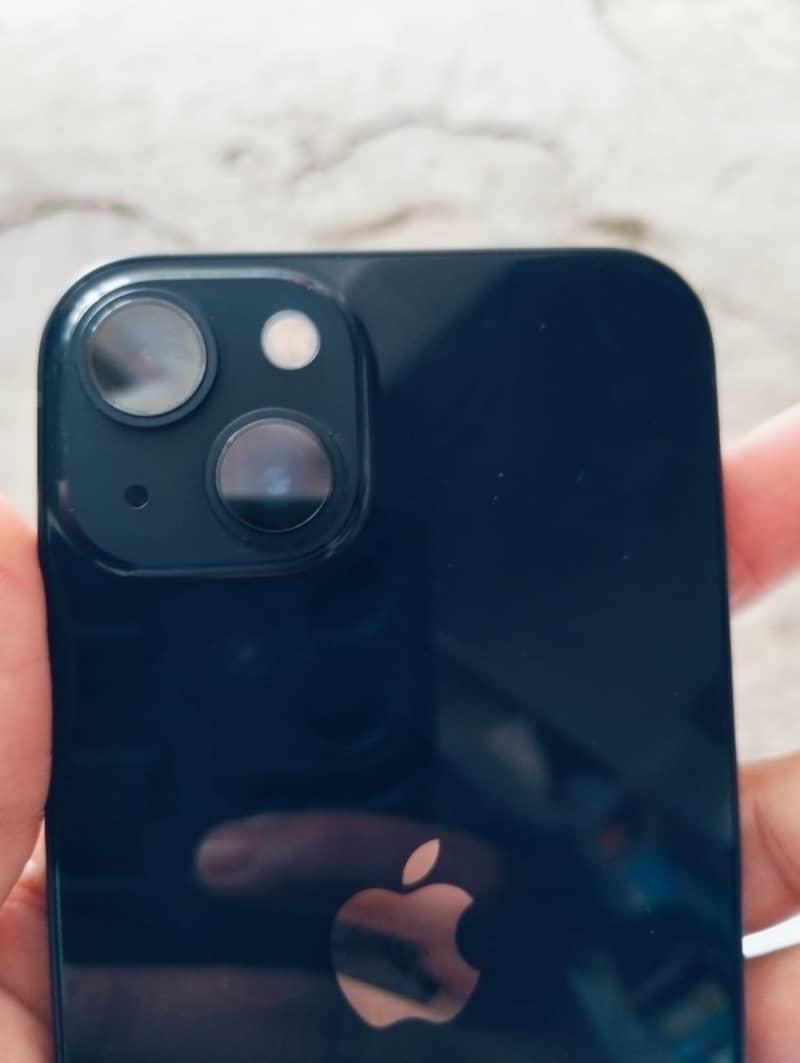 Apple iPhone 13 2