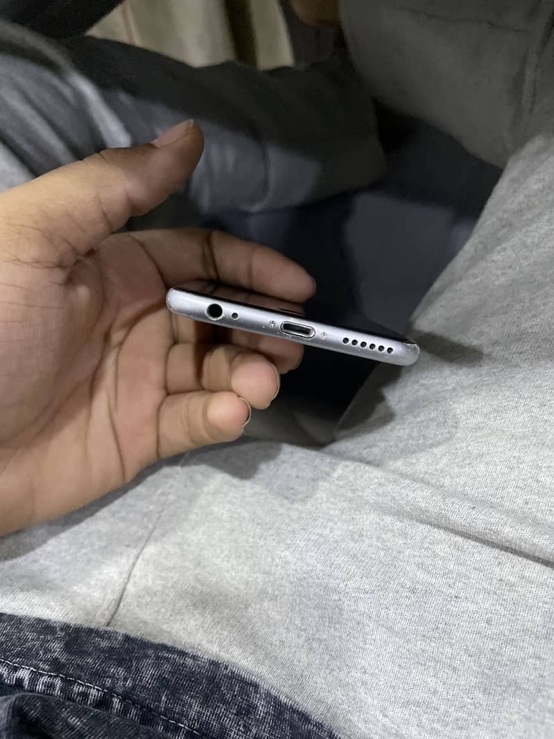 Apple iPhone 6 4