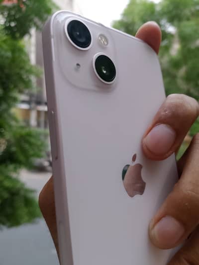 Apple iPhone 13