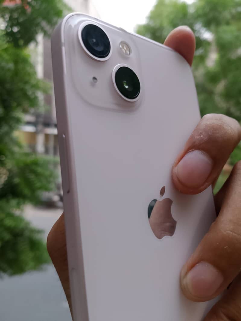 Apple iPhone 13 0