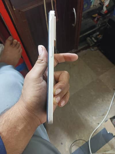 OPPO F21 Pro