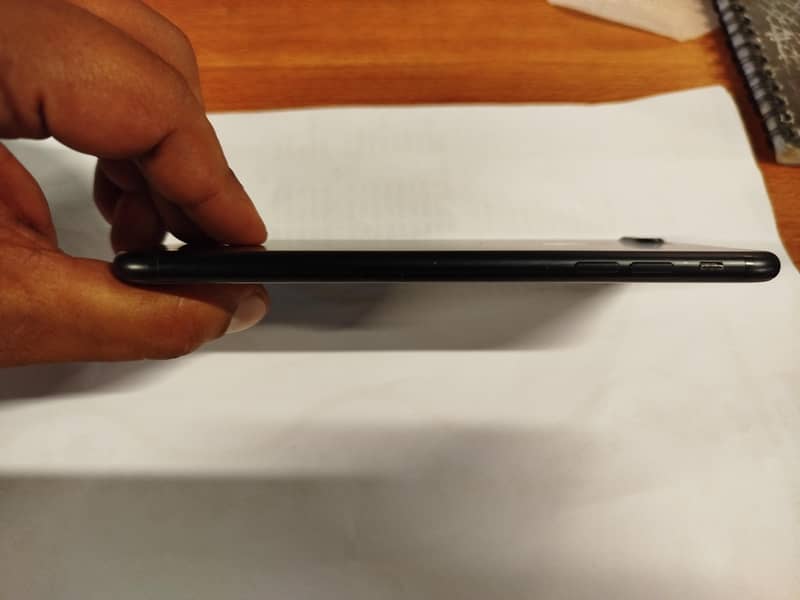 Apple iPhone 7 Plus 2