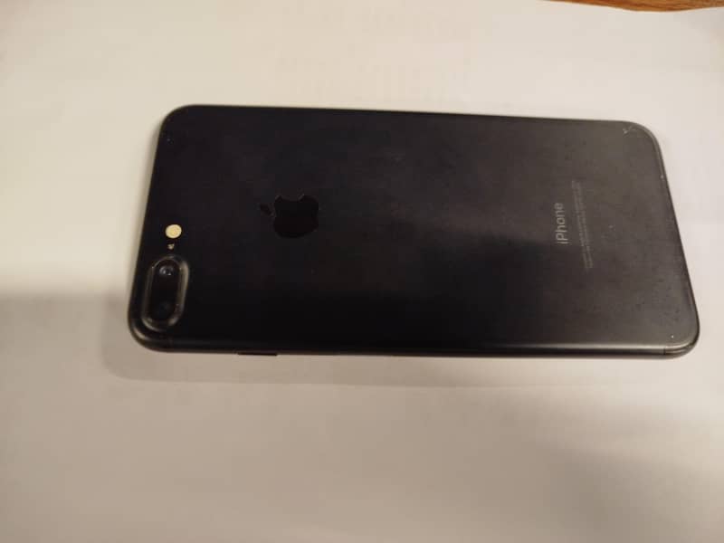 Apple iPhone 7 Plus 3