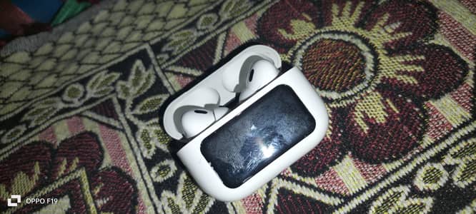 AIR BUDS WITH  SCREEN