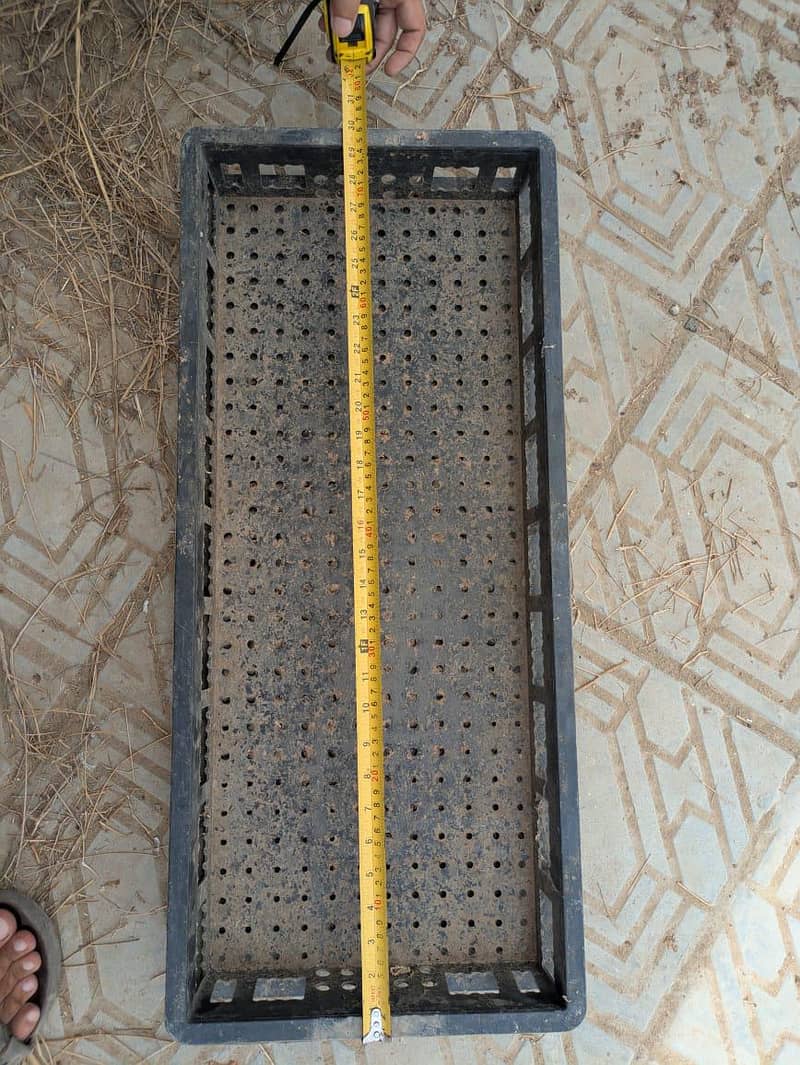 plastic trays 3