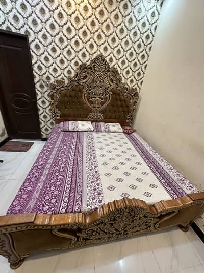 Luxury Royal Carved Wooden Bed King Size - Heavy Solid Wood