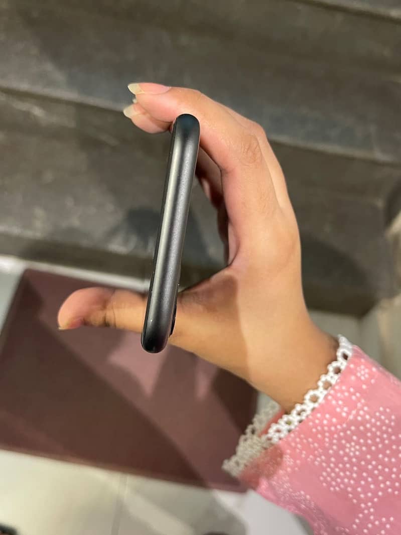 Apple iPhone 11 0