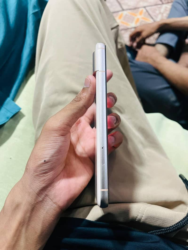 Google Pixel 8 1