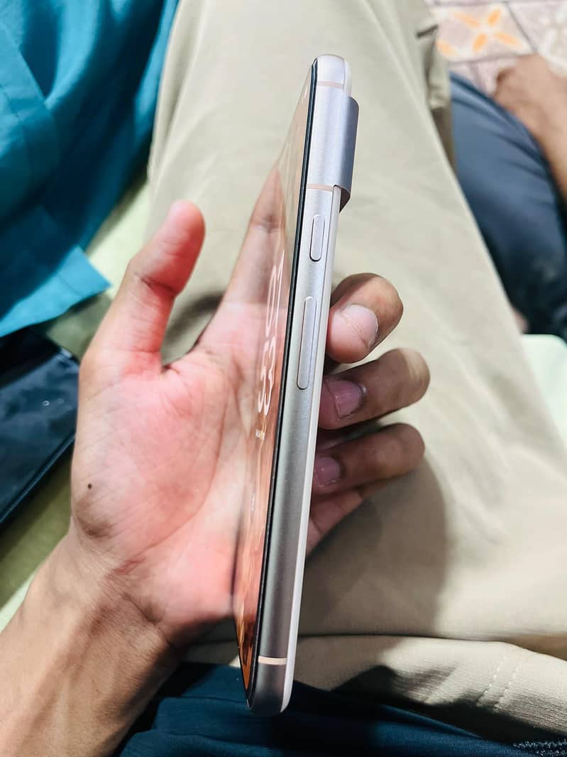 Google Pixel 8 3