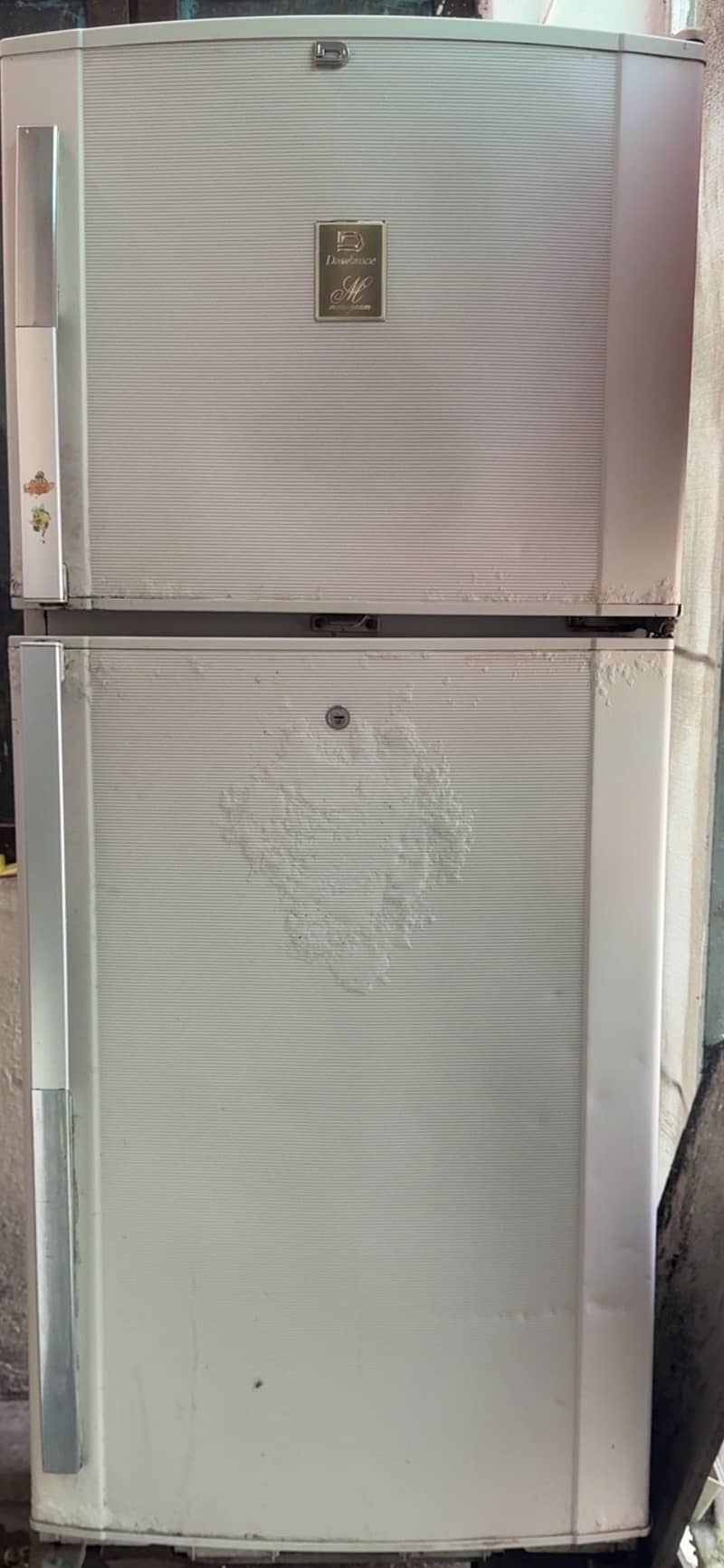 Medium size fridge 0