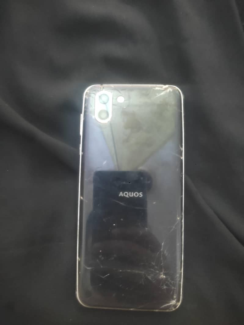 Sharp Aquos R2 1