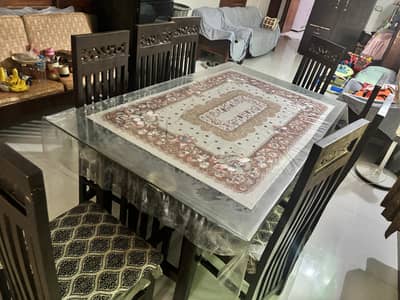 dinning table available for sale