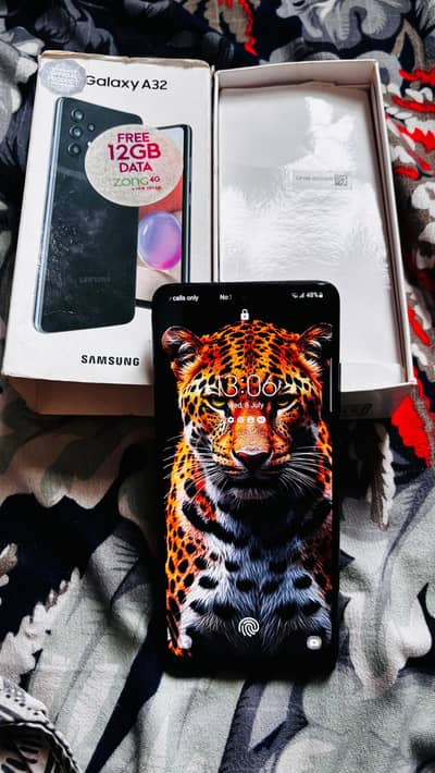samsung galaxy a32 with completed accessories 6/128