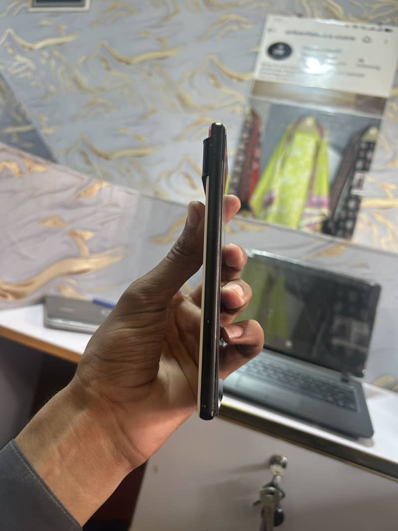 Google Pixel 6 4